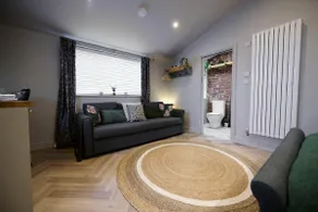 The Vault, Beautiful Studio near airport EV charge - Image 5