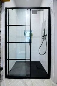 The Vault, Beautiful Studio near airport EV charge - Image 3
