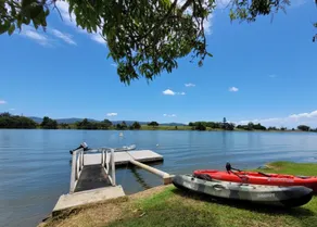 Tweed River Waterfront Cottage - Image 2