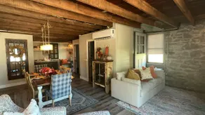 Boutique Carriage House by Historic Square - Image 2