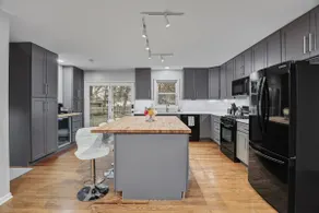 True: *NEW* Spacious 5BR-2BT! Fully Fenced Yard! - Image 3