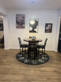 Lovely, warm, stylish apartment - Image 4