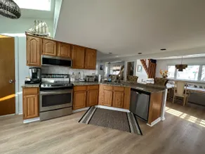 Cozy Coastal Cottage - Image 4
