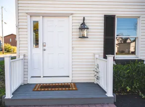 Cozy Coastal Cottage - Image 2