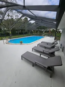Beautiful Historical 6 Bdrm Lakefront Pool Home - Image 2