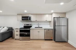 Modern 2BR Lower Level Apt by Ossington Subway - Image 3
