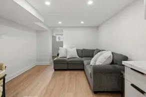 Modern 2BR Lower Level Apt by Ossington Subway - Image 2