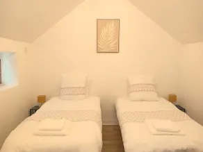 Honey Suckle Hideaway - Image 3