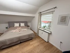 2nd room attic apartment with castle view & king size bed - Image 4