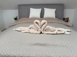 2nd room attic apartment with castle view & king size bed - Image 3