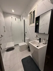 Signature Stay-Very Spacious-Self Check in - Image 5