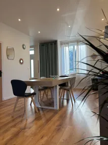 House fully air conditioned, close to main roads - Image 3