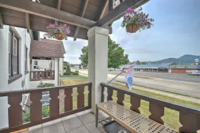 Downtown, Pet Friendly, Fenced Yard, Office - Image 5