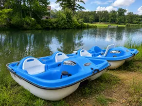 Hot Tub and Paddle Boat! Veteran Owned! - Unwind a - Image 5
