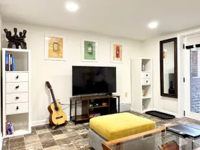 Central Private Suite by Metro w/ Parking - Image 2