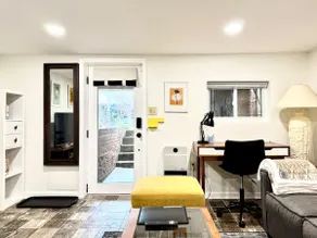 Central Private Suite by Metro w/ Parking - Image 3