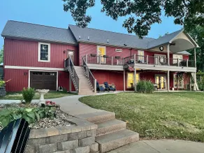 Lakefront | Sleeps 16 | 2 Kitchens | Play Room - Image 2