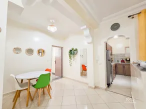 Elegant Apartment, Sea View & Beach 5 Min Away - Image 3