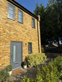 2BR Cottage Style, Garden, Parking, Tube Access - Image 2