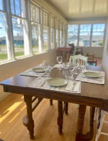 Acadian craftsman home, steps to beach & Ste Anne - Image 2