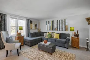 Stylish Haven 11 Minutes from the Richmond Airport - Image 2