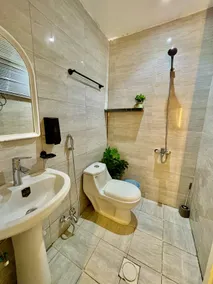 Elegant Studio, Master Bedroom with Self Check-in B - Image 4