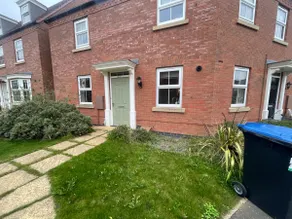 Modern 2-Bedroom Ground-Floor Flat - Image 2