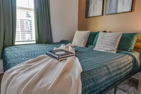 Luxe King 4BR Townhouse to Uptown CLT - Image 3