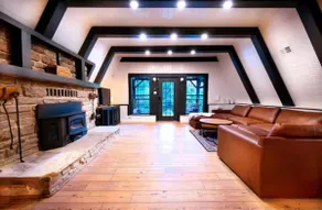Gorgeous A-frame on 18 private acres 3 bed, 3 bath - Image 3