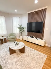 Stay in Lowell - 3B with master suite - Image 4