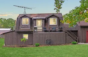 The Wellspring Guest House w/ stocked fishing pond - Image 5