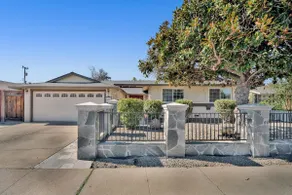 Single Floor Home | Private Yard & Garage| 5 Beds - Image 4