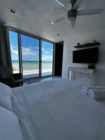 Golden oceanfront house in Chicxulub Mérida - Image 3