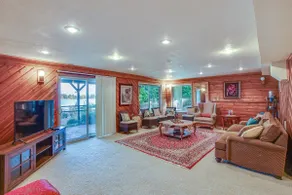 Serene 3BR Home in Kent With Modern Comforts - Image 3