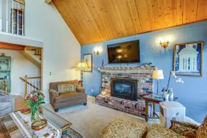 Serene 3BR Home in Kent With Modern Comforts - Image 2
