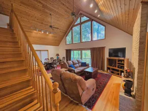Private Chalet Wooded Escape Near Gettysburg - Image 5