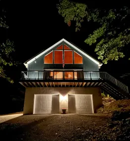 Private Chalet Wooded Escape Near Gettysburg - Image 3