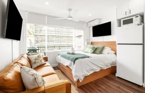 Bright Coastal Studio - Walk to Everything - Image 2