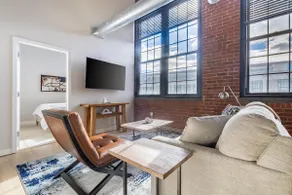 Landing | Beautiful 2BD, Gym, Courtyard - Image 2