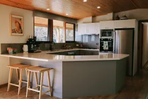 Farm stay in Tynong North - Harvest log cabin - Image 5