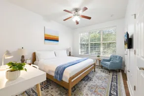 2 Bed, 2 1/2 Bath, Condo in Gainesville, Florida - Image 4