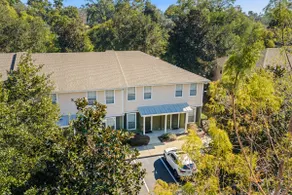 2 Bed, 2 1/2 Bath, Condo in Gainesville, Florida - Image 3
