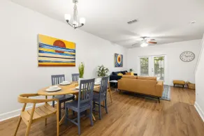 2 Bed, 2 1/2 Bath, Condo in Gainesville, Florida - Image 2