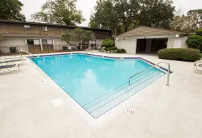 2 Bed, 2 1/2 Bath, Condo in Gainesville, Florida - Image 5