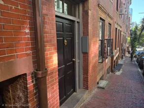 Charming 1st Floor Beacon Hill 2brm/1.5bath - Image 5