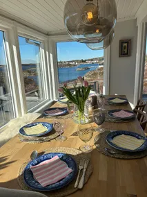 Cottage by the lake with a nice view - Image 3