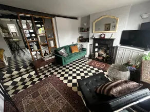 Bewdley River Cottage - Free private gated parking for 2 cars - River front location - Image 5