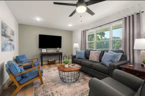 Bulldog Bliss Family Cottage - Image 2