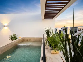 Luxury penthouse with private pool and paddle tennis - Image 2