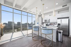 New Luxury Penthouse Krimson Towers Kingbed - Image 4